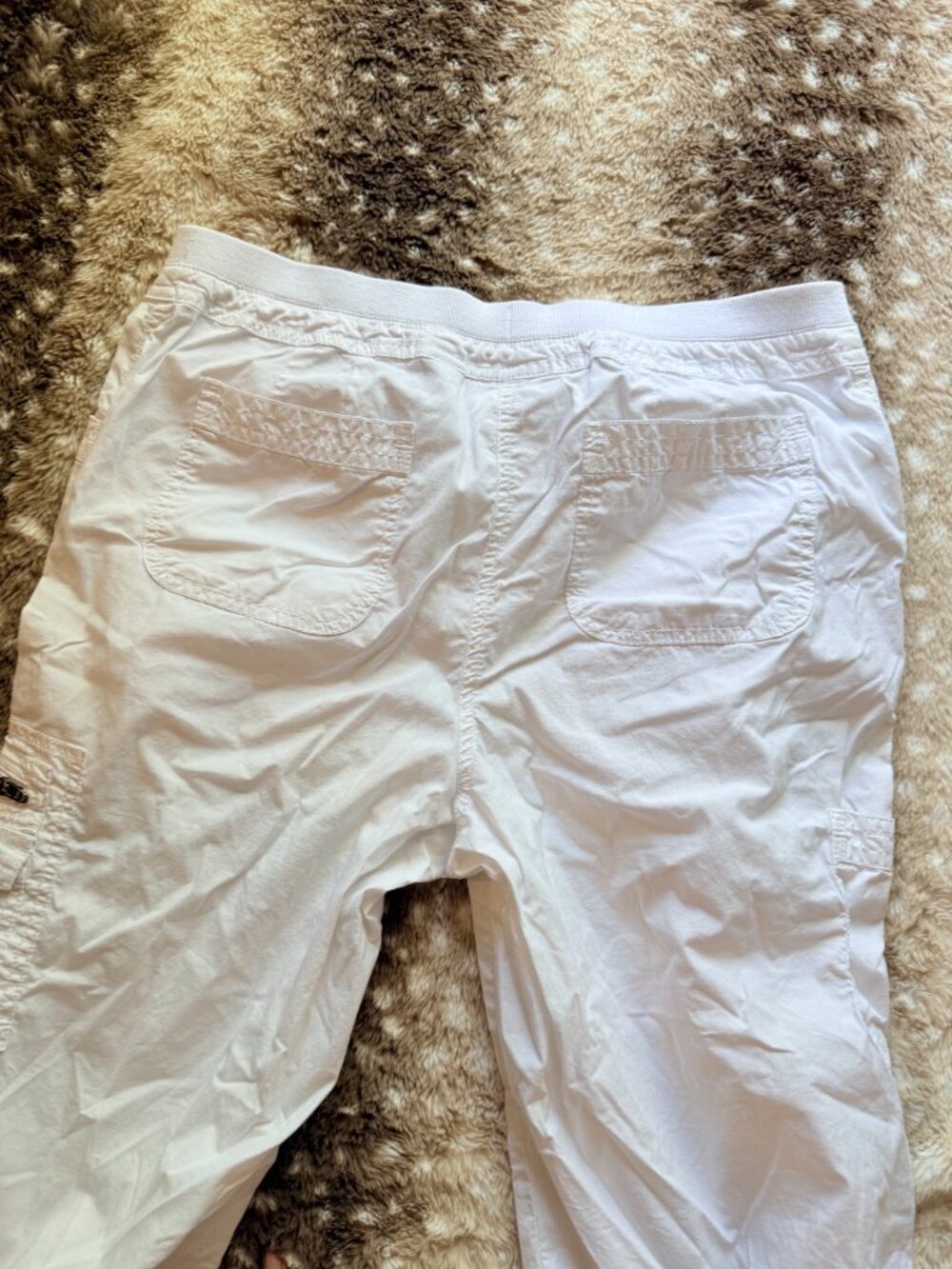 Size 1 M Chicos White Cargo Capri Pants Adjustable Hem Crop Pants - Picture 6 of 6